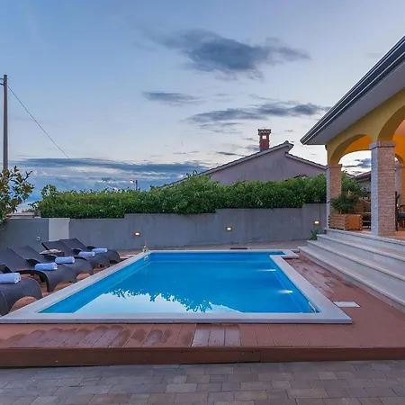 Mala Holiday home *