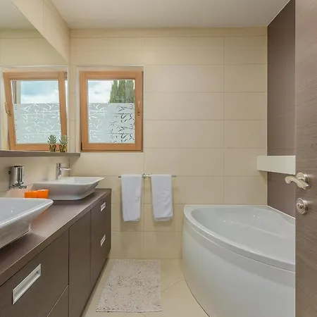 Ferienhaus Mala *